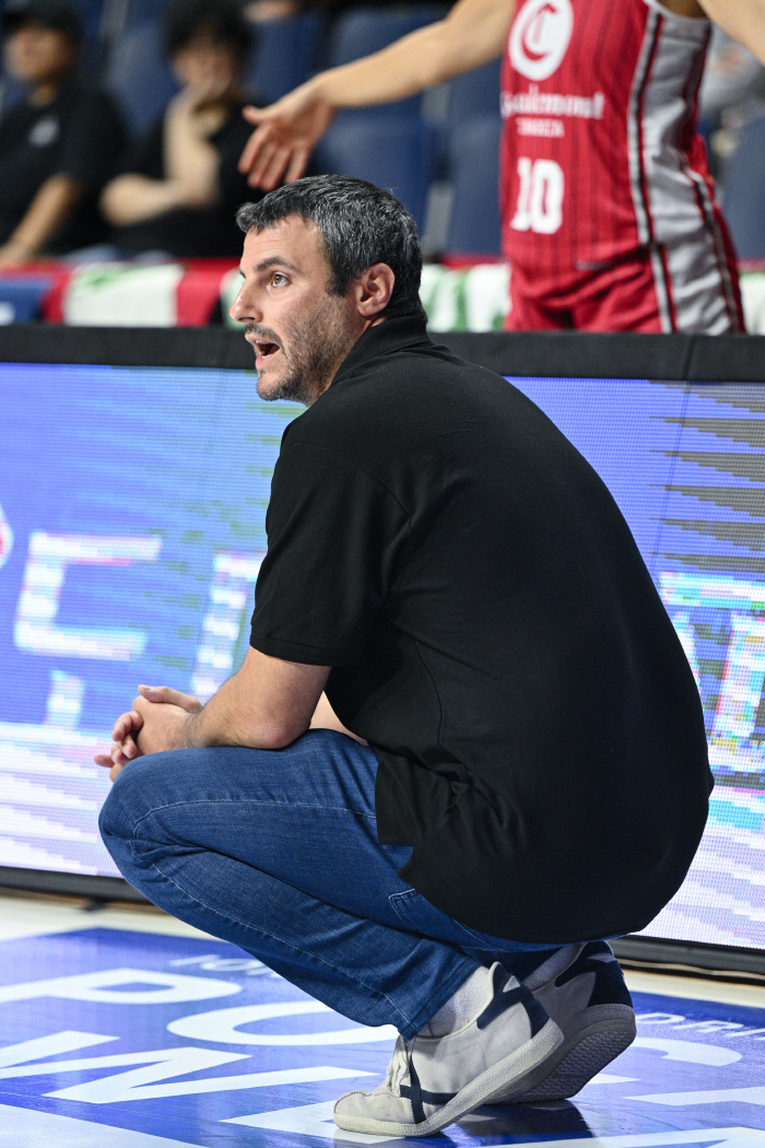 [현장인터뷰]"인터뷰 패싱"→"T-파울? 심판 반응 궁금해서!" 카를로스 사라고사 감독, '충격적' 비매너 인성 논란 자초