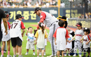 38번째 매진 LG도 140만 돌파. 작년 최다관중 넘고 150만 향한다[잠실 현장]
