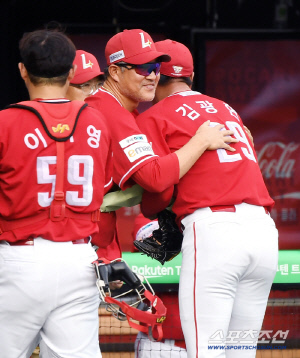 411경기-2302.2이닝. 현종이보다 늦었지만 빨랐다. 김광현 2000탈삼진 달성. 역대 최소경기-최소이닝 신기록[잠실 레코드]