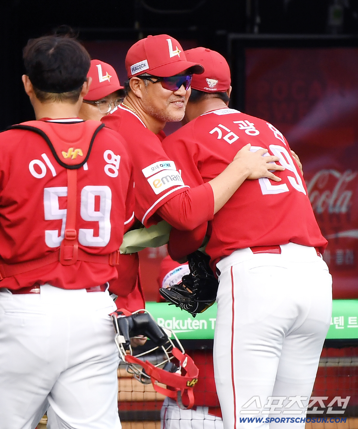 411경기-2302.2이닝. 현종이보다 늦었지만 빨랐다. 김광현 2000…