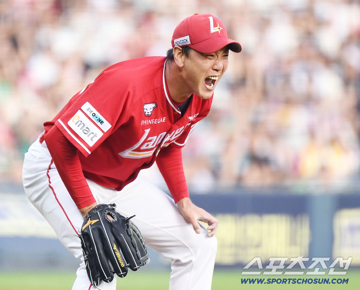 411경기-2302.2이닝. 현종이보다 늦었지만 빨랐다. 김광현 2000…