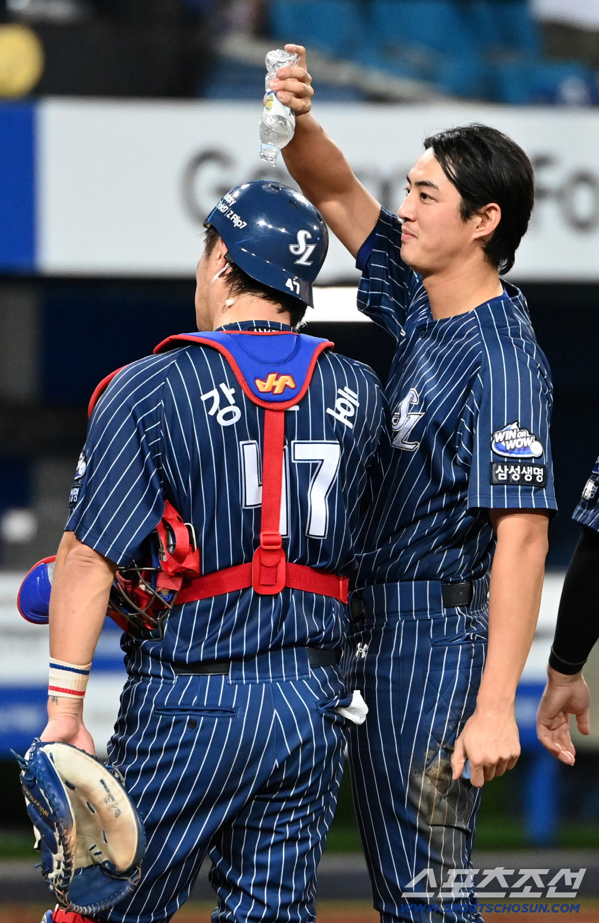 [포토] 구자욱, 민호형 350홈런 축하해요