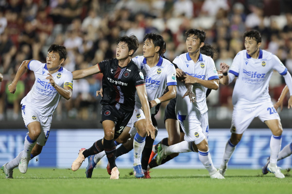 [부천 리뷰]'박창준 결승포' 부천, 선두 인천 1:0 제압...2위 수…
