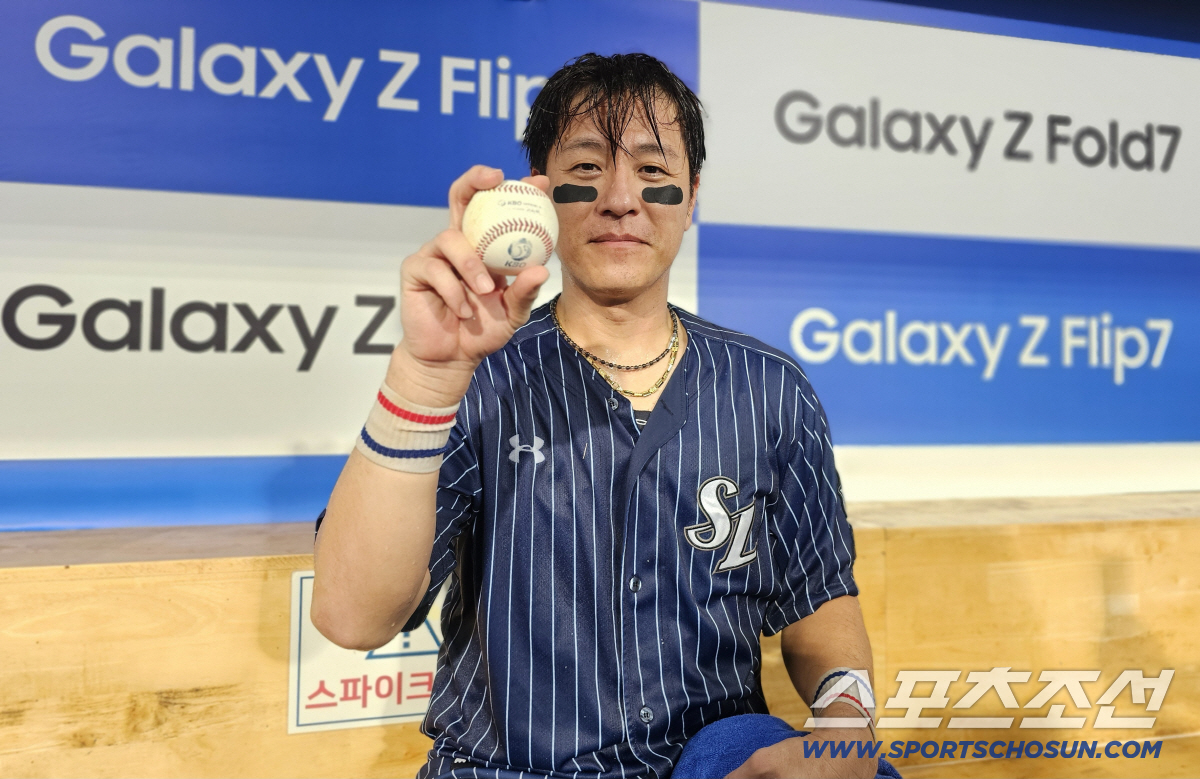"롯데행? 사람 일은 모르는 것" 여전히 건재한 최다홈런 포수의 4번째 …