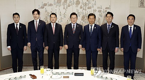 李대통령-여야 대표, 민생경제협의체 구성 합의…공통공약 논의(종합)