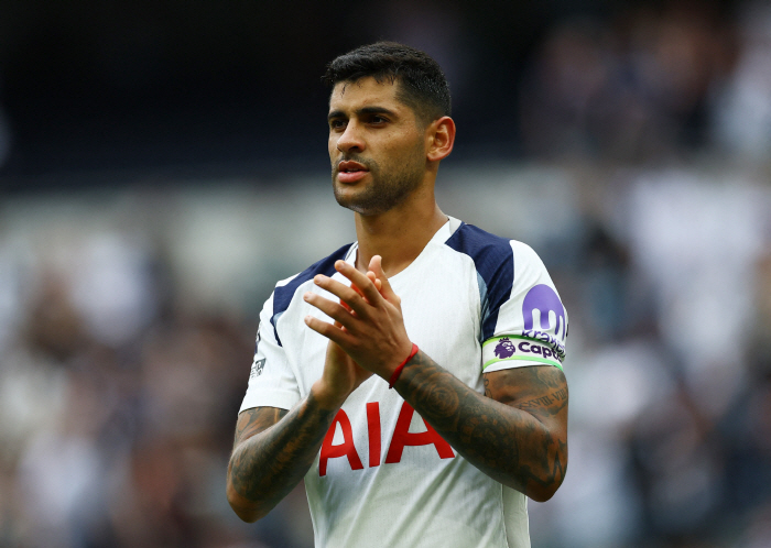 SON 부주장 맡아 인성 급성장 "손흥민 뒤를 이을 주장으로 손색 없다" 역대급 극찬...토트넘 기술 이사 엄지척