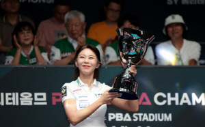 '토종 여제의 위풍당당 귀환' 김가영 라이벌 스롱 피아비 격파, LPBA 4차투어 우승. 통산 16번째 우승 달성