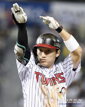 혜성 떠난 2루 GG 새주인은. '신데렐라' 신민재가 31년만에 LG에 가져올까. 5년만에 박민우가 되찾나[SC 포커스]