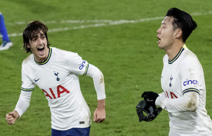 英 언론 충격 폭로! "손흥민이라는 장애물 있었다" 콘테가 망쳐버린 '前…