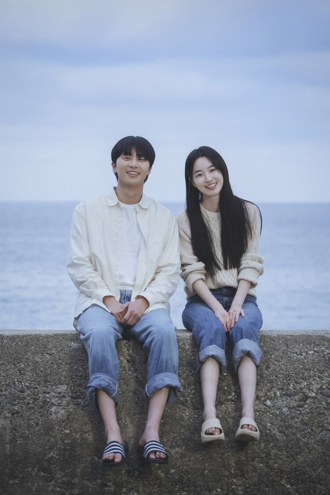 박서준♥원지안, 풋풋한 청춘 시절 포착…JTBC ‘경도를 기다리며’ 설렘…