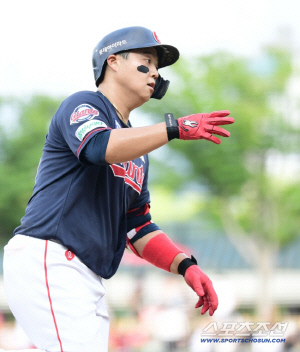 '딱 1경기 빠졌다' 4할 타율 → 27홈런 쏘아올린 3루 거포…'팀홈런 꼴찌' 소총 아닌 딱총 타선 롯데, 내년엔 달라질까 [SC포커스]