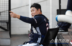 '철밥통' 커트라인 엄청 높네 → 기준이 무려 '양의지'다! 도대체 왜?