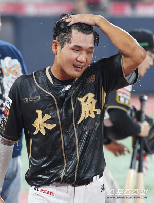 4위와 0.5경기 차! KT, 마법의 가을 주문을 외운다 → 이강철 감독 