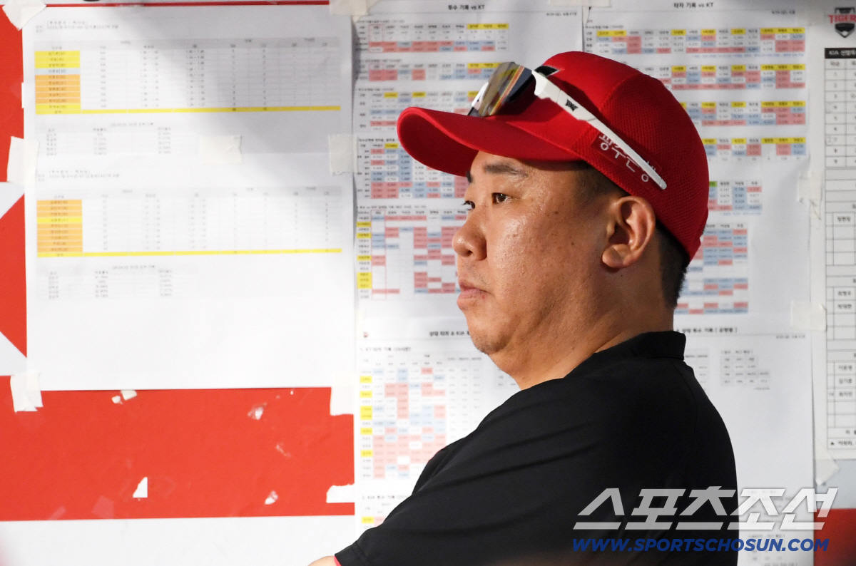 5위, 9위가 동시에 보이는 애처로운 운명...KIA는 누구를 응원했을까…