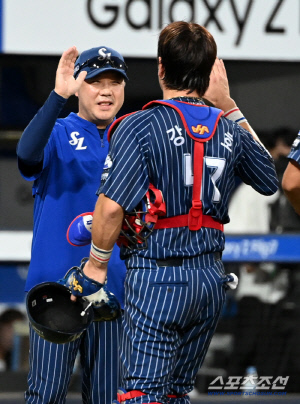 전쟁중인데, 이례적 '친정 롯데행' 가능성 언급...강민호의 '깜작 발언'에 박진만 감독 