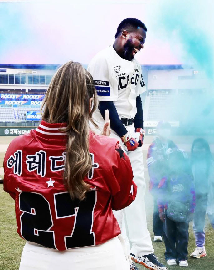 "난 첫아이 탄생을 못봤는데…" 이 중요한 9월에 출산휴가라니…웃으며 보…
