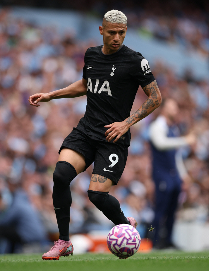 '흥민이 형, 나 어떻게 해' 英 BBC도 인정한 손흥민 없는 토트넘 새 핵심…'6000만 파운드' 히샬리송 대표팀 입지 불안 "압박 크다"