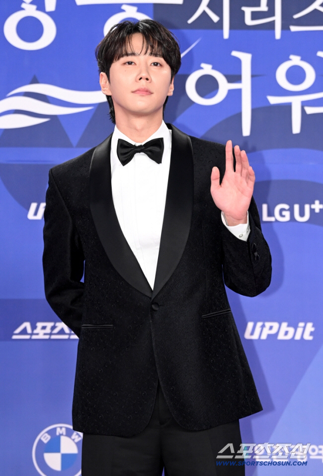 이준영, ‘신입사원 강회장’서 인생 2회차 도전…대기업 신입사원으로 컴백