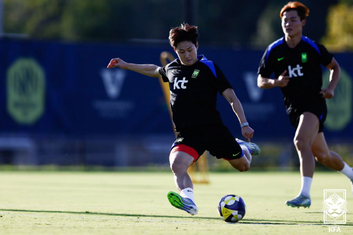[멕시코전]이강인과 경기 전 깜짝 미팅, 아기레 감독 "한국어로 이걸 뭐…