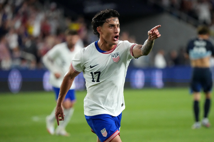 "월드컵 우승하겠다" 일본 감독 "죄송합니다, 죄송합니다" 사과...멕시코-미국전 1무 1패 0득점 대실망