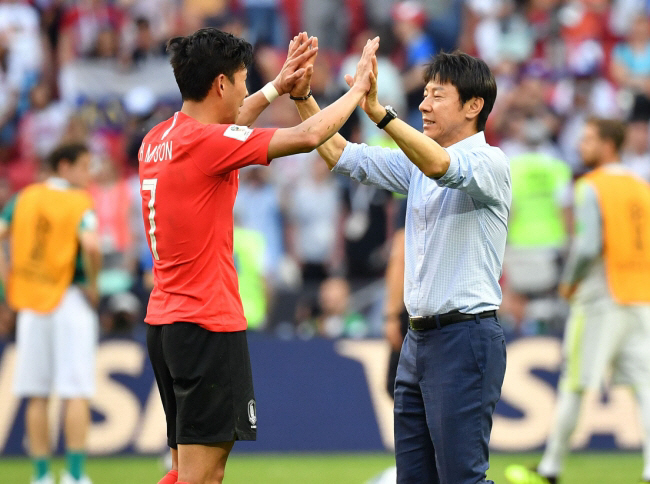 '차범근 홍명보와 나란히' 손흥민, 후반 교체투입...A매치 136회 '…