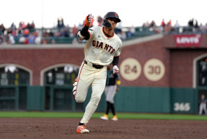 '무섭다 SF' 가을야구 향해 2연승, 이정후가 또 '연결고리'...타율 0.271, 뉴욕M 2게임차 추격