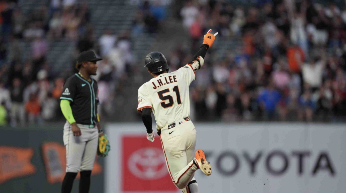 '무섭다 SF' 가을야구 향해 2연승, 이정후가 또 '연결고리'...타율…