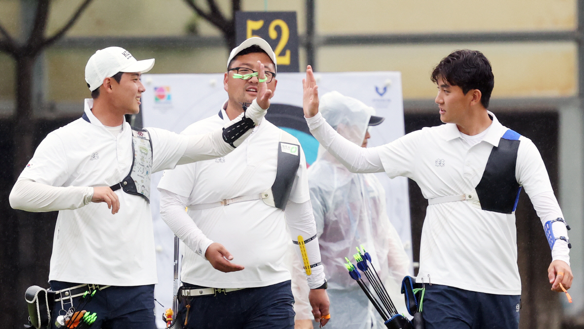 [현장리뷰]"텐텐텐!" 세계 최강 韓 남자 양궁, '랭킹 1위 앞세운' …