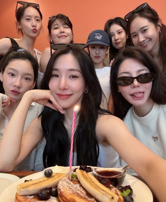 윤아, 소녀시대 밥값 계산법 공개 "티파니 생일과 데뷔일 겹쳐서…" ('…
