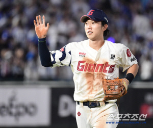 무너진 5할→멀어지는 PS…부상병 복귀 시작! 1군 등록→선발 출전, '트레이드 성공' 유격수가 돌아왔다