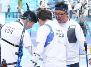 [현장인터뷰]'아찔' 돌발 상황에도 금메달…'최강' 韓 남자 양궁 