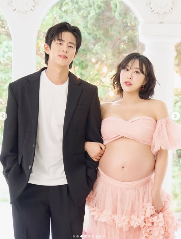 손민수♥임라라, D라인 뽐낸 만삭 화보…"곧 네식구"