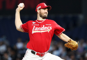 저리비켜 가을야구 가야돼! 11K 당하면 어떠랴, 트레이드 복덩이 크로스…'최원준 동점 희플→이우성 결승타' NC, SSG 잡고 6연승 저지 [창원리뷰]