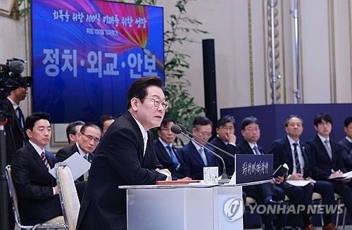 [지상중계] 李대통령 취임 100일 기자회견-9