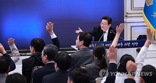[지상중계] 李대통령 취임 100일 기자회견-21(종합)