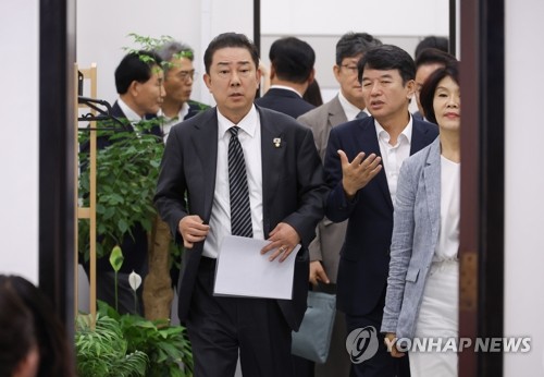 "특검과 정부조직개편 등치 안 돼"…與, 하루 만에 합의 파기(종합)