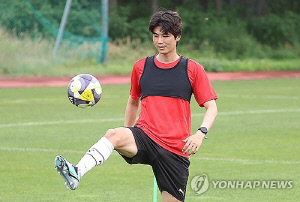 '소문난 절친' 기성용 vs 이청용 '동해안 더비'서 맞붙을까