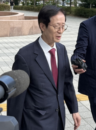 선거법 위반 혐의 이갑준 부산 사하구청장 1심서 직위상실형