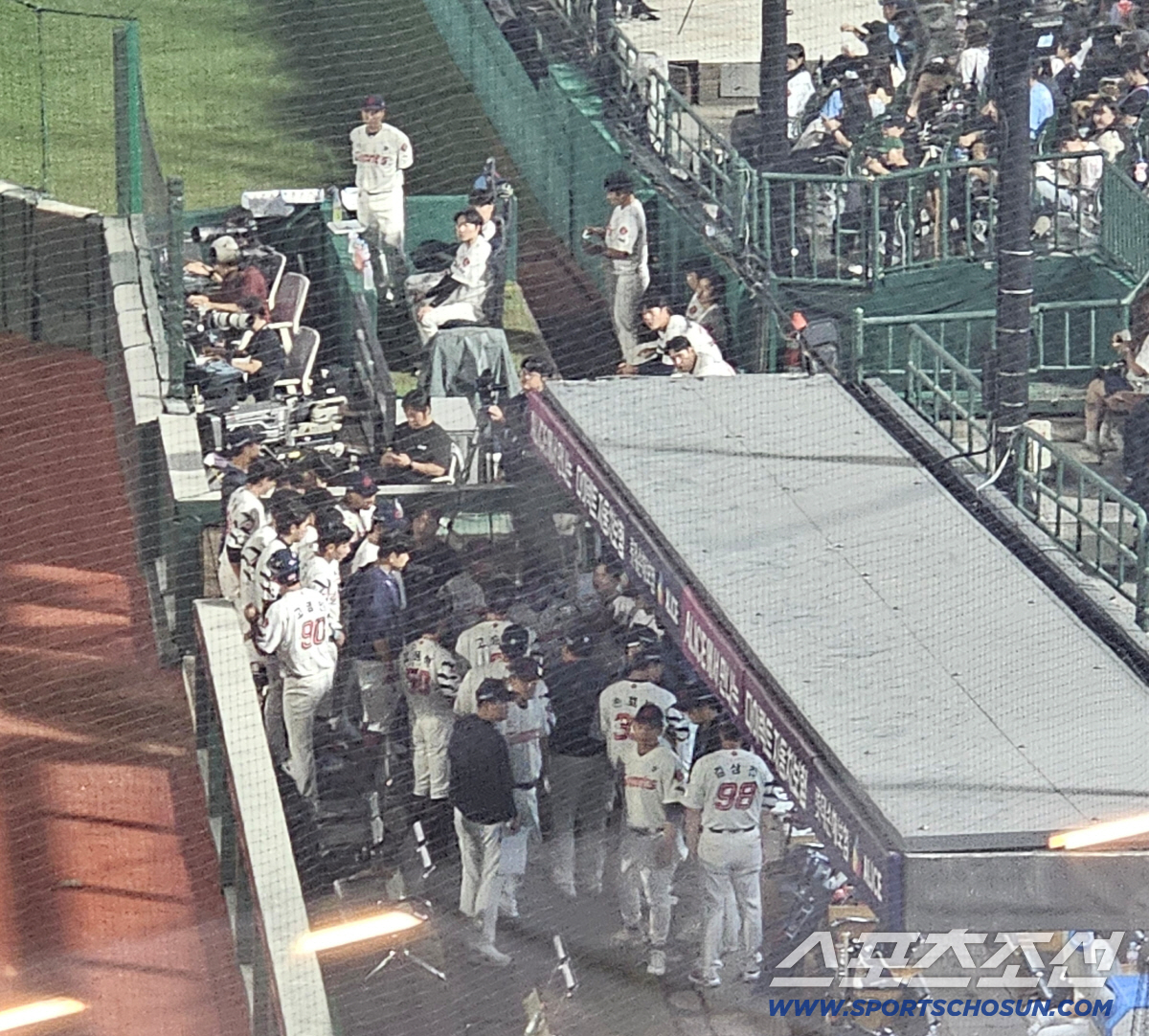 PS 희망 이대로 걷어차나…팬들도 외면했던 실책 행진, 250㎞ 원정길 …