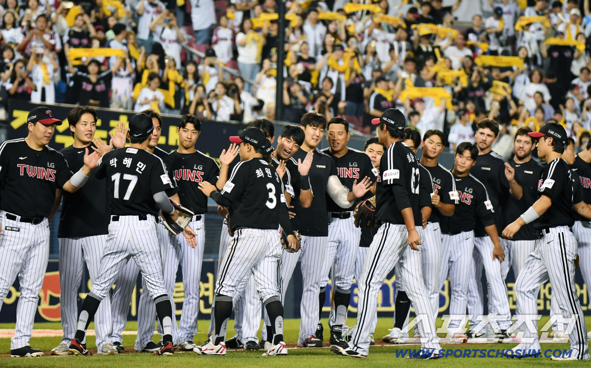 '이럴수가' 한화 역대 최강이랬는데, LG가 먼저 달성했다…KBO 역대 …