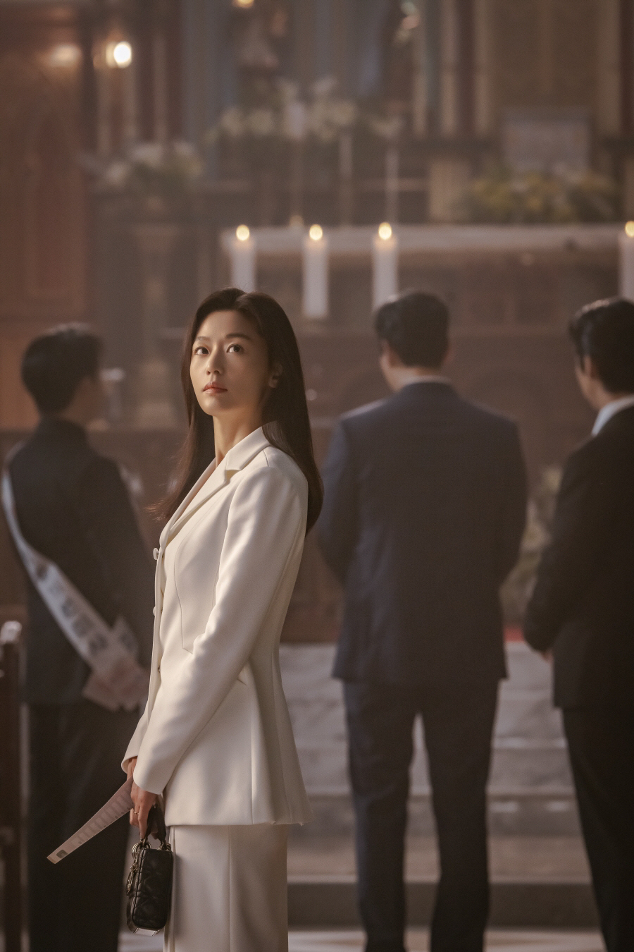 "장르가 전지현"…'북극성' 짜릿하다, 전지현