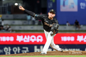 1196일만에 다시 만난 기쁨! '팔꿈치 통증' 대기만성 마무리 부상이탈 → '중책' 떠맡은 후배의 각오 