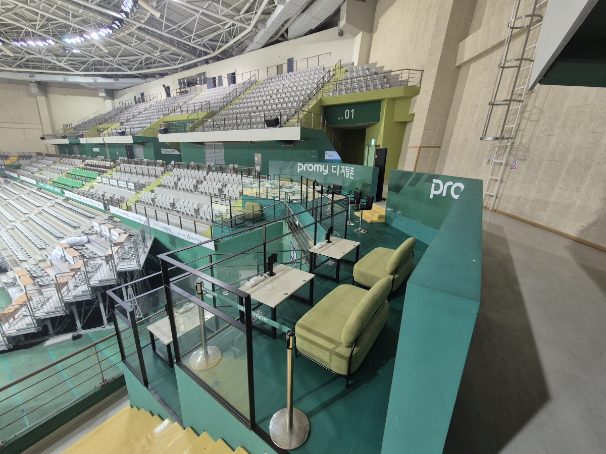 '선수들 딱 걸리겠네' KBL 경기장에 신개념 '팬주도형 카메라' 등장한…