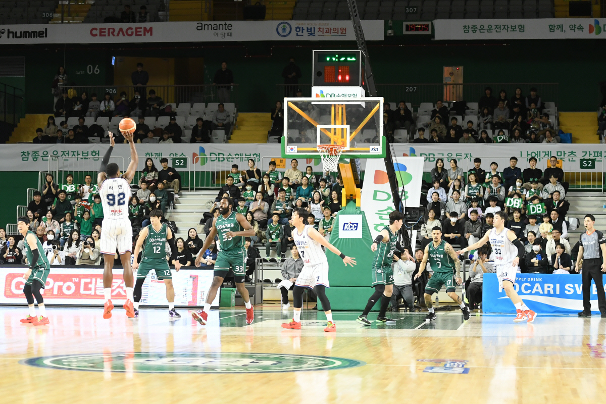 '선수들 딱 걸리겠네' KBL 경기장에 신개념 '팬주도형 카메라' 등장한…