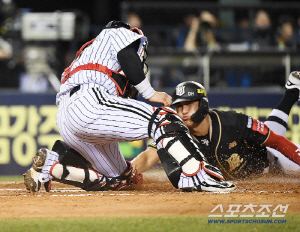 '4-0 → 4-6' LG 이걸 지네.. KT에 대충격 역전패! → 이제 뒤통수 뜨겁다! 한화와 3.5경기 차이