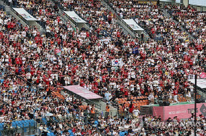 프로야구, 출범 44번째 시즌에 누적 관중 2억명 돌파