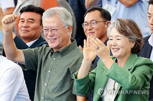 문재인 전 대통령, 광주 5·18 민주광장서 세계양궁대회 관람