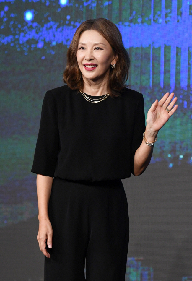 [공식] 전지현 다음은 채종협X이성경…이미숙, ‘찬란한 너의 계절에’ 합…