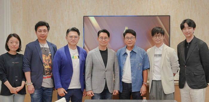 이수만, 텐센트 뮤직과 협력…중국 내 K-팝 저작권 보호 나섰다[고재완의 ShowBIZ]