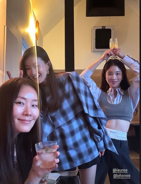 이시영, '둘째 임신' 중 절친과 와인파티?…"무알콜 샹그리아" 논란 사…